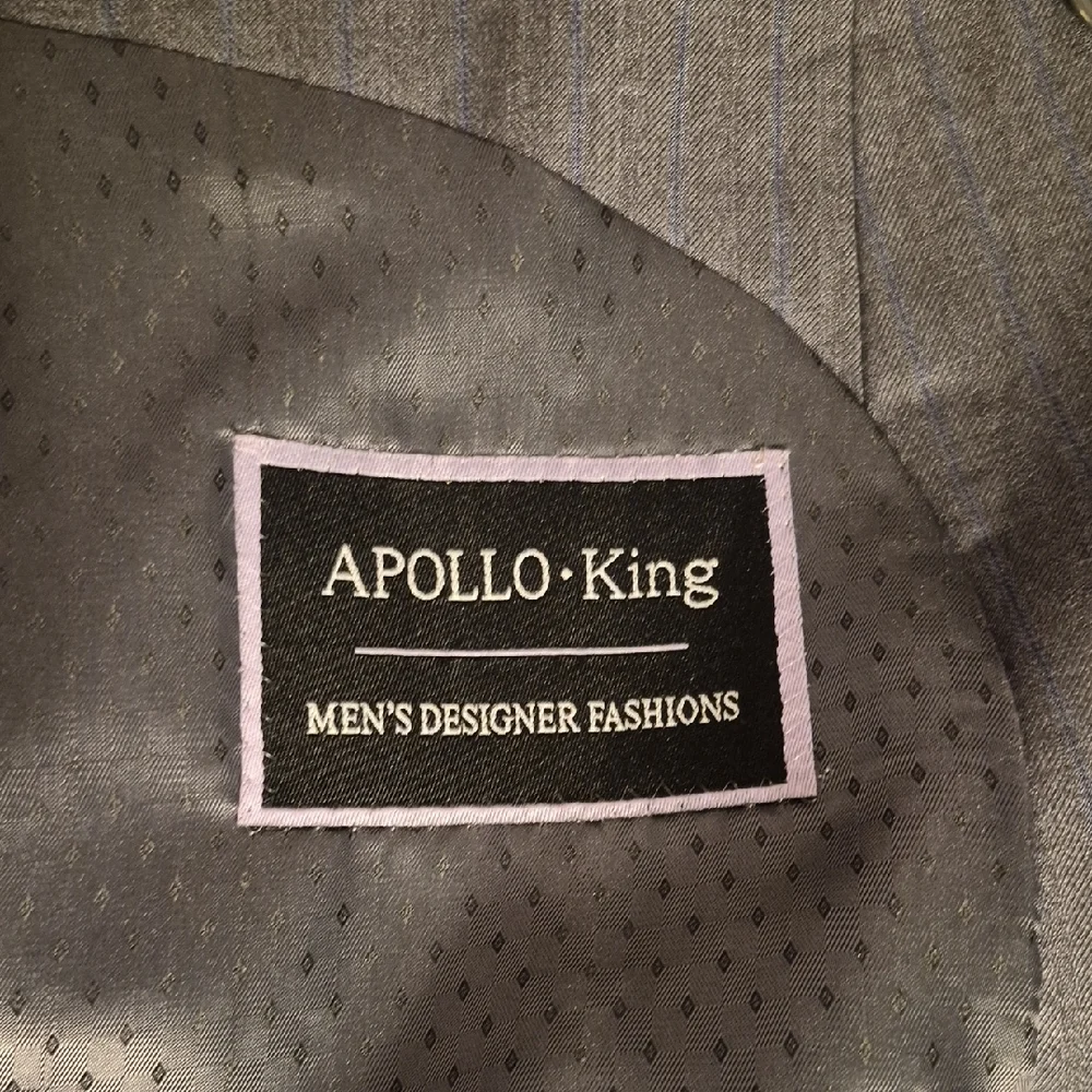 Elegant 3 Piece Double-Breasted Suit - Picture 11 of 11